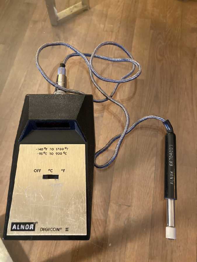 Used Alnor Racing Tire Pyrometer Probe Digicon II Model 6840 + Case UNTESTED 90s