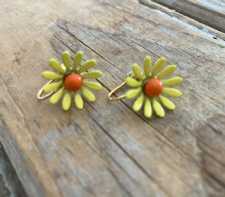 Vintage Enamel Clip Earrings Dainty Yellow Daisies 1960s .5-in dia