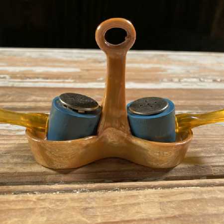 Vintage Salt & Pepper Shaker Novelty Set Smoking Pipes in Stand Personal Size 1960s