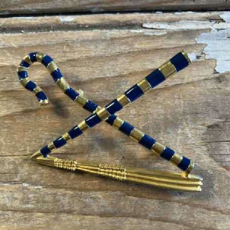 Vintage MMA 1976 Jewelry Lapel Pin Brooch Egyptian Revival King Tut Crook & Flail Goldtone Blue