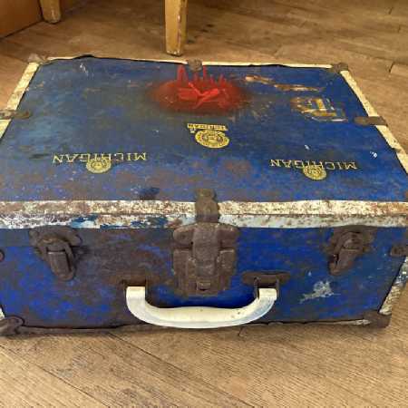 Vintage Metal Suitcase Roller Skate Case Rusty Distressed Salvage Décor 1960s